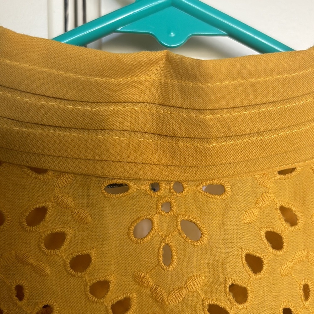 CHICO’S eyelet button down blouse. Excellent condition. Size M. - Picture 7 of 7